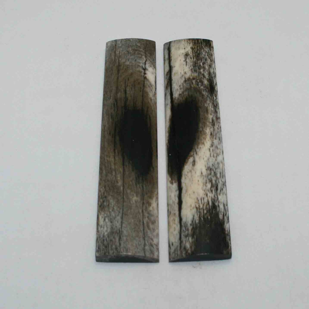 NB103JS34 Giraffe Bone Scales