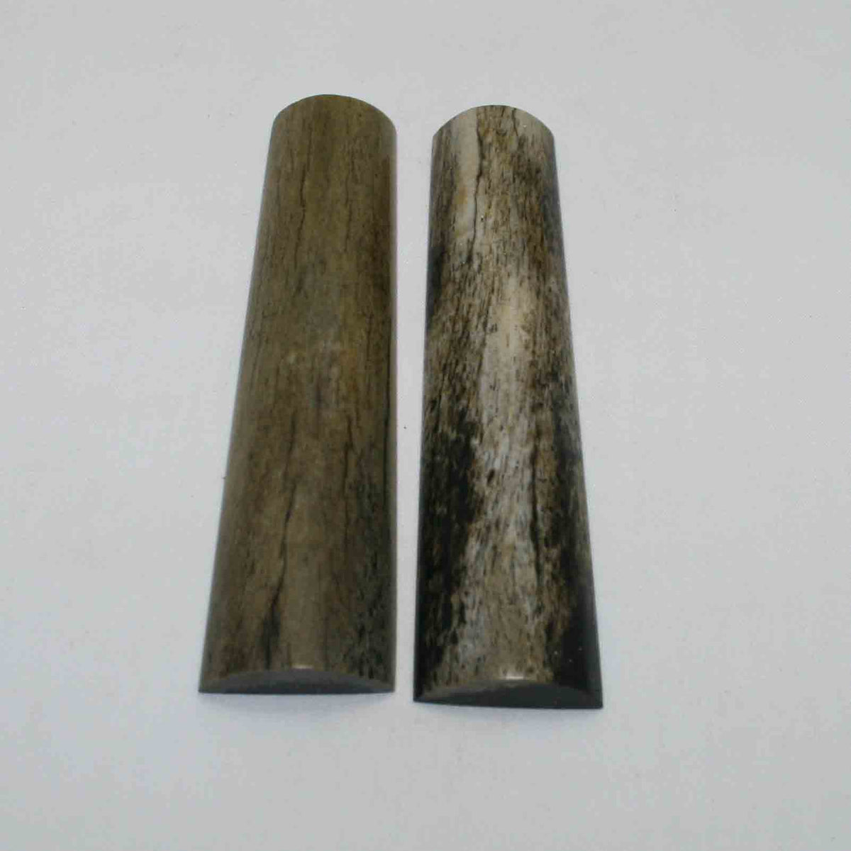 NB103JS38 Giraffe Bone Scales