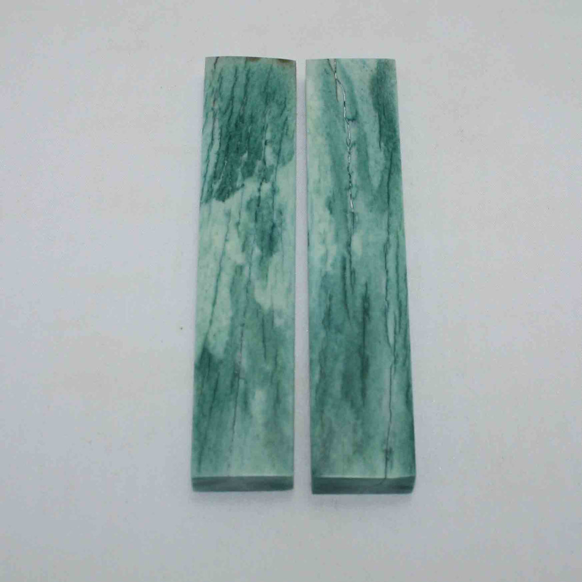 NB103JS42 Giraffe Bone Scales