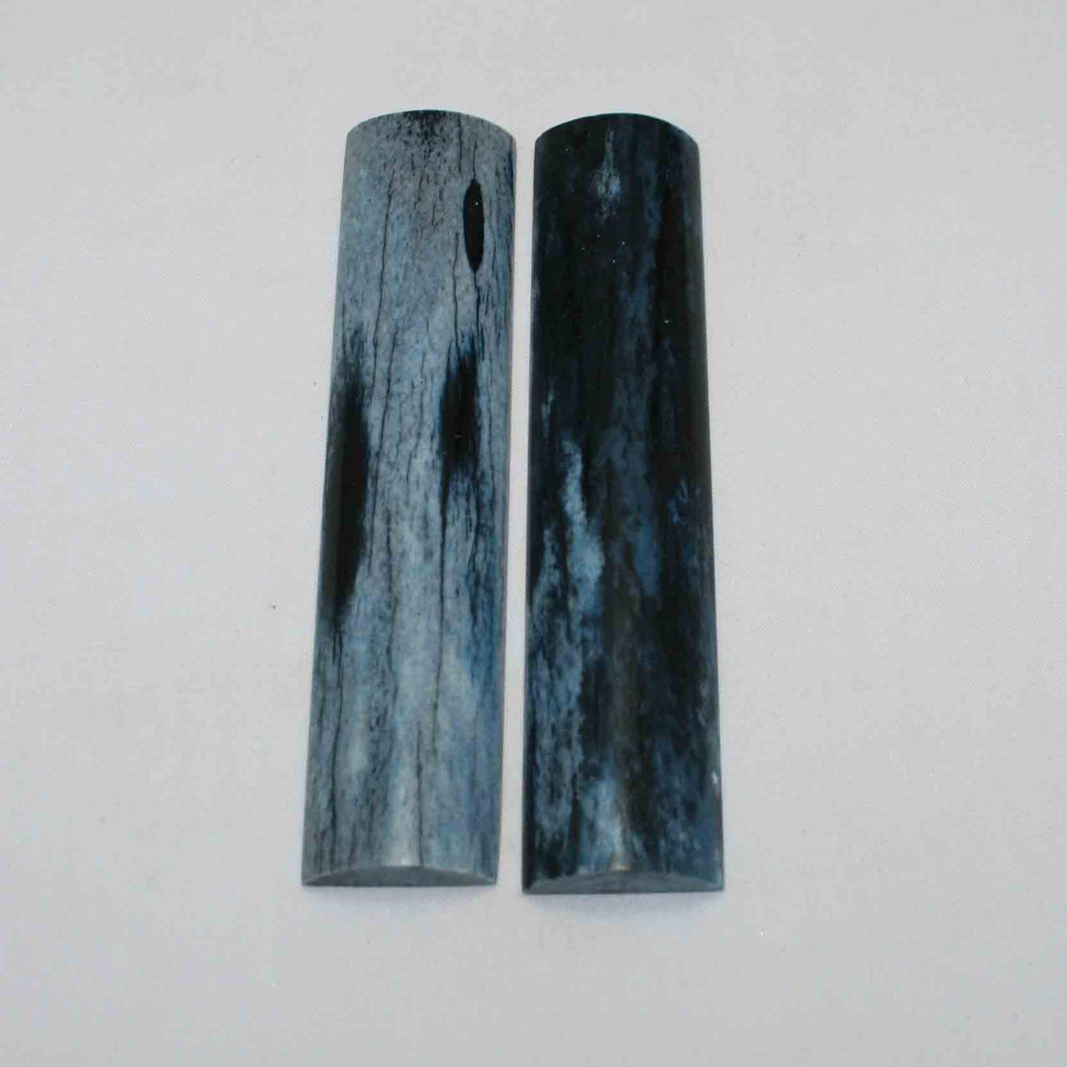 NB103JS51 Giraffe Bone Scales