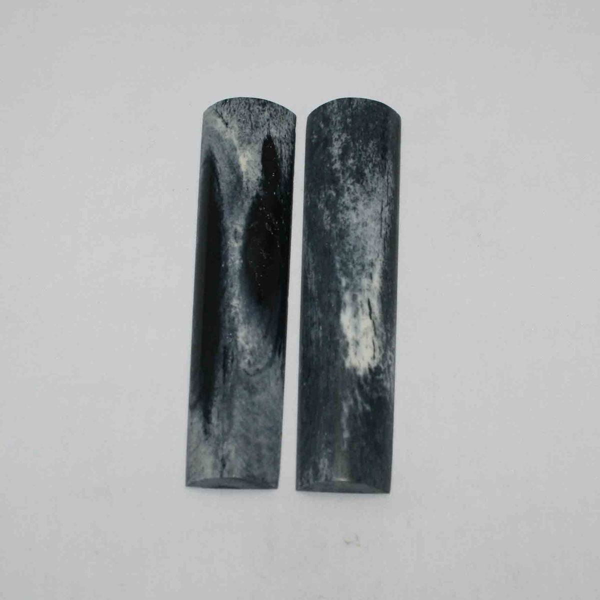 NB103JS61 Giraffe Bone Scales