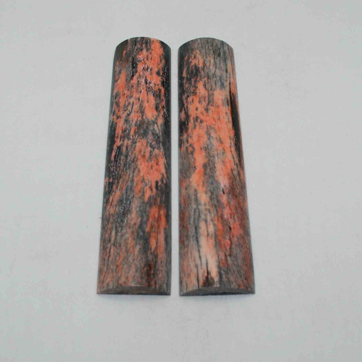 NB103JS65 Giraffe Bone Scales