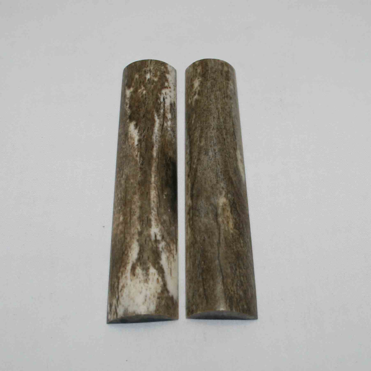 NB103JS73 Giraffe Bone Scales