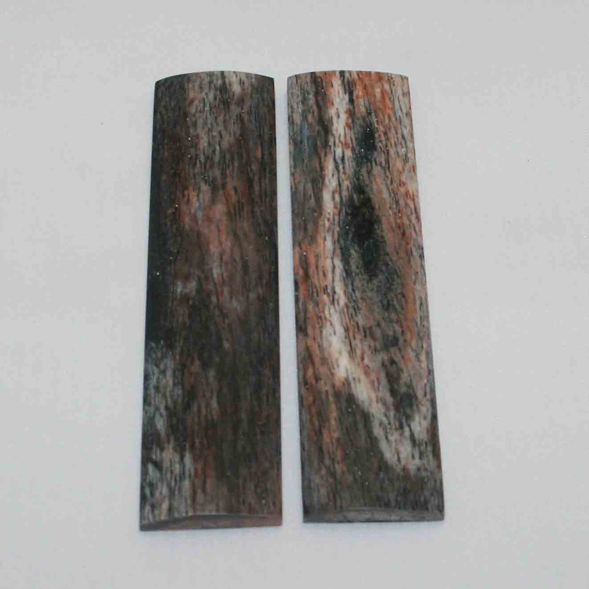 NB103LG122 Giraffe Bone Scales