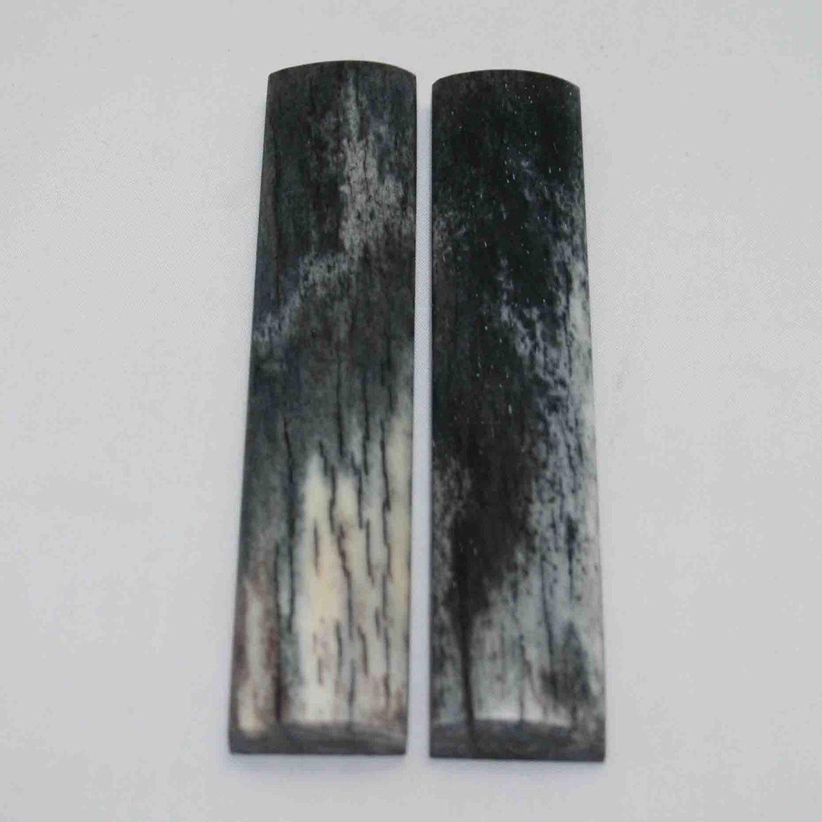 NB103MAN10 Giraffe Bone Scales