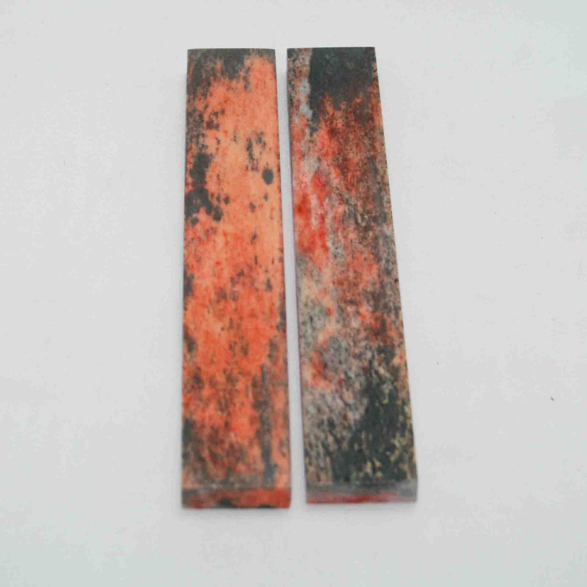 NB103MAN114 Giraffe Bone Scales