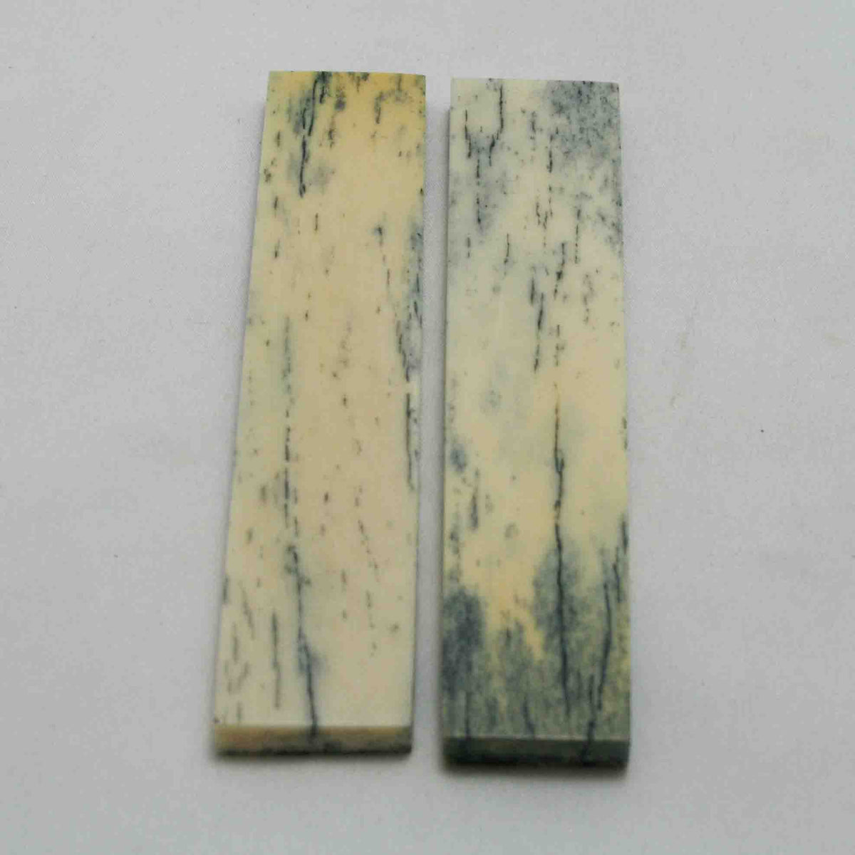 NB103MAN117 Giraffe Bone Scales