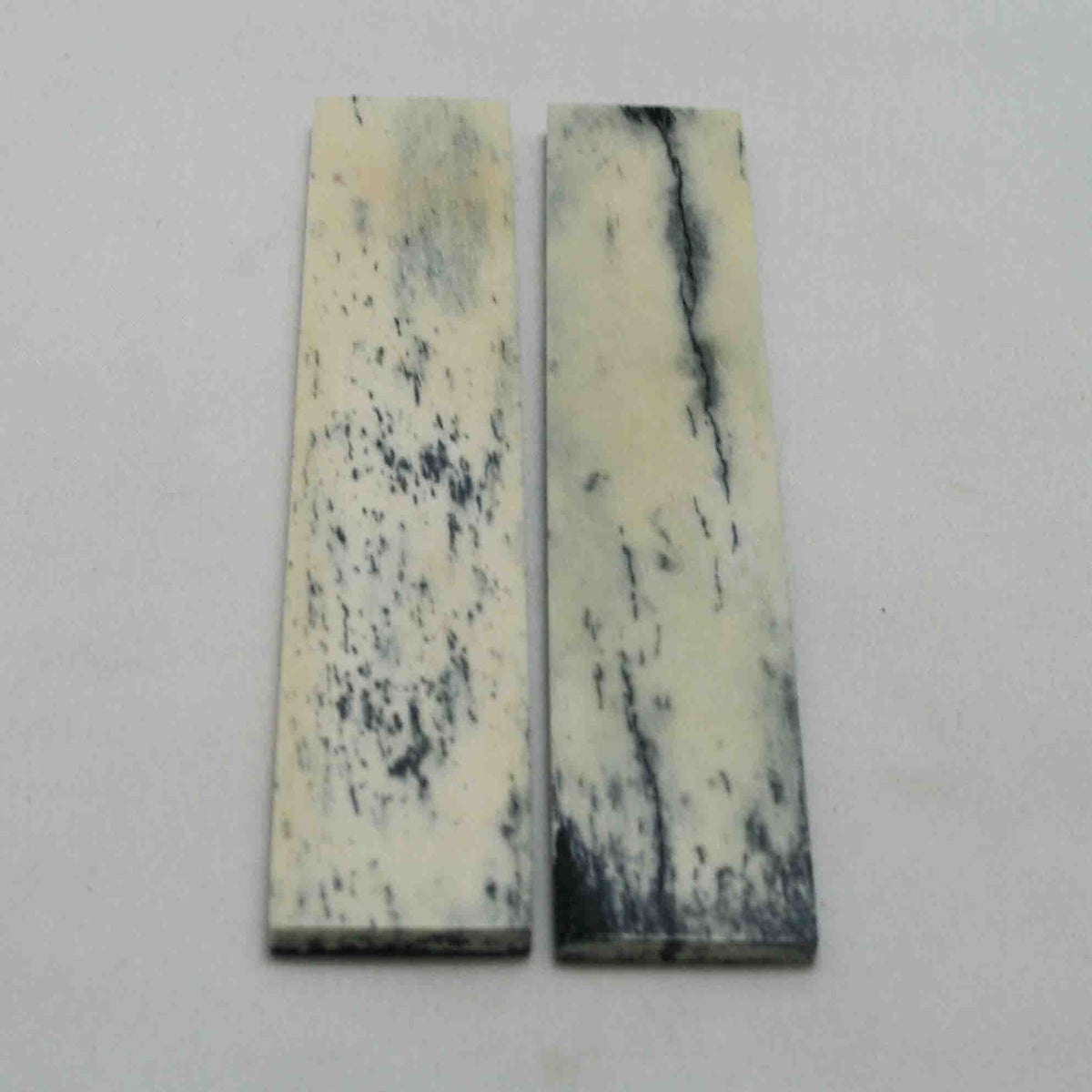 NB103MAN121 Giraffe Bone Scales