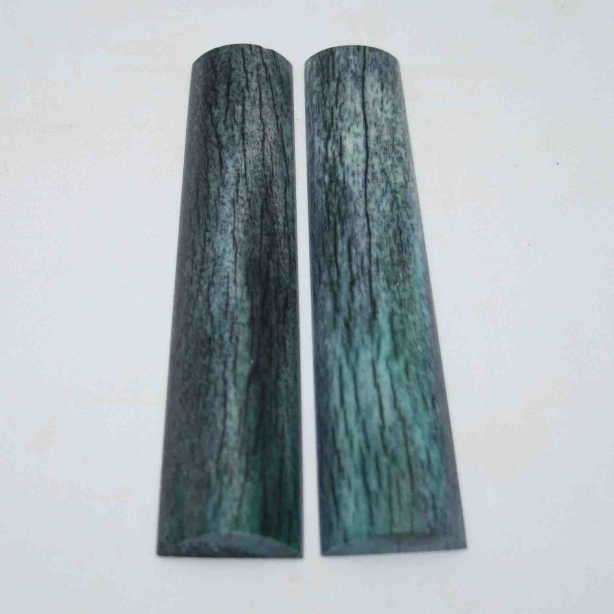 NB103MAN167 Giraffe Bone Scales