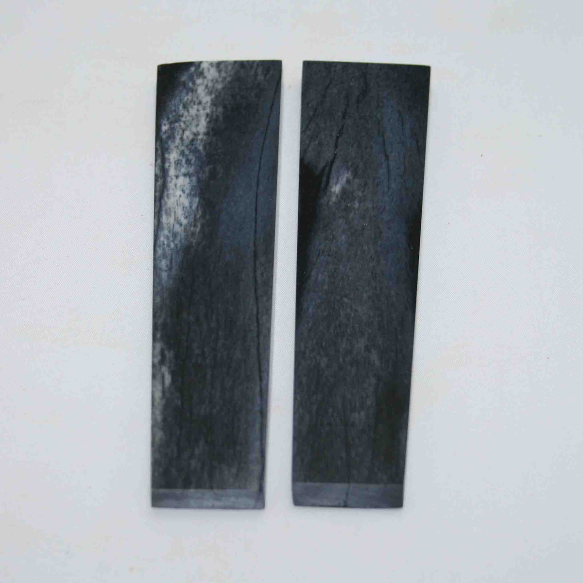 NB103MAN189 Giraffe Bone Scales