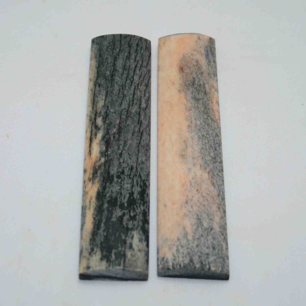 NB103MAN199 Giraffe Bone Scales