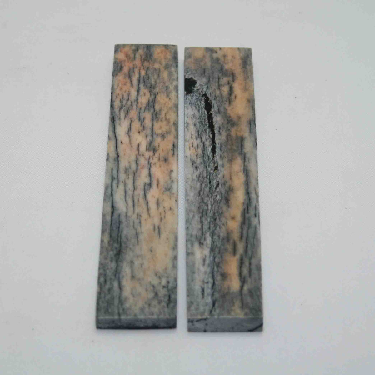 NB103MAN220 Giraffe Bone Scales