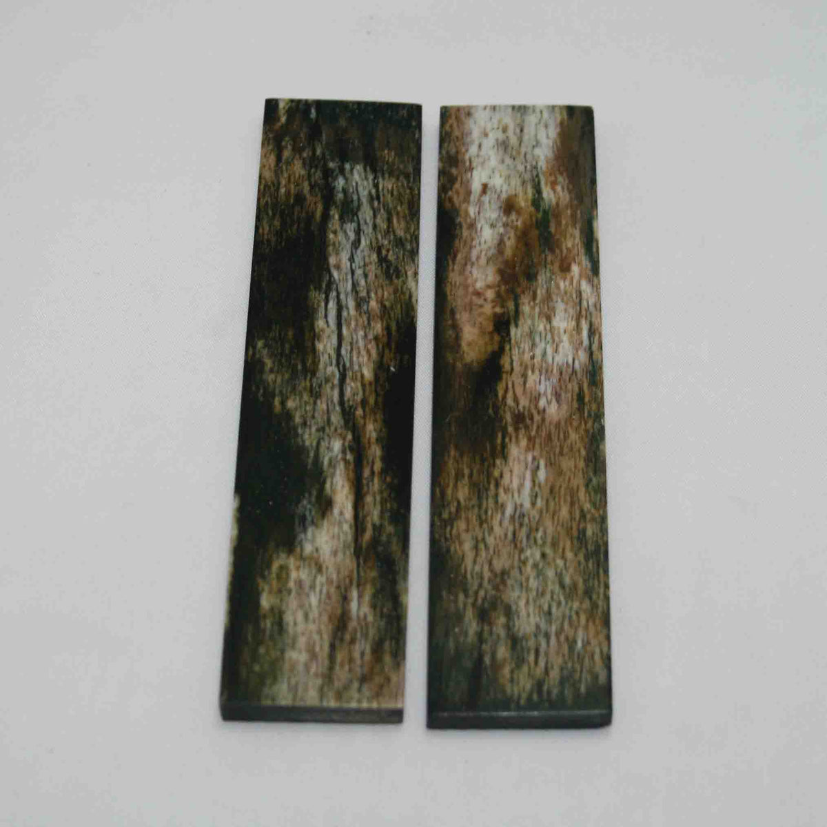 NB103MAN29 Giraffe Bone Scales