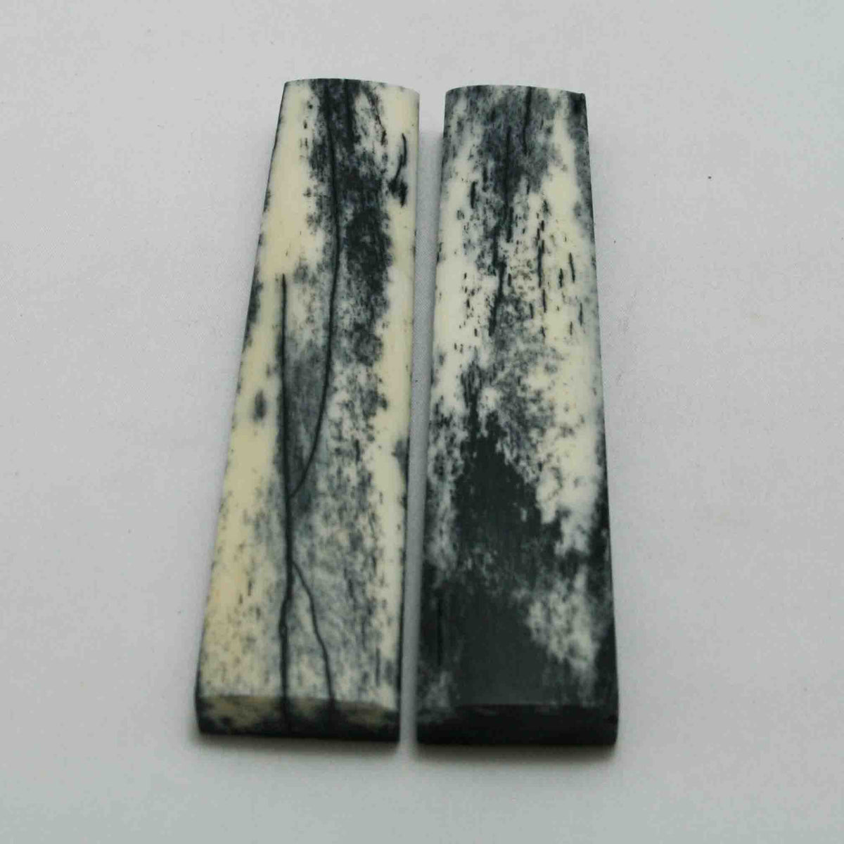 NB103MAN82 Giraffe Bone Scales