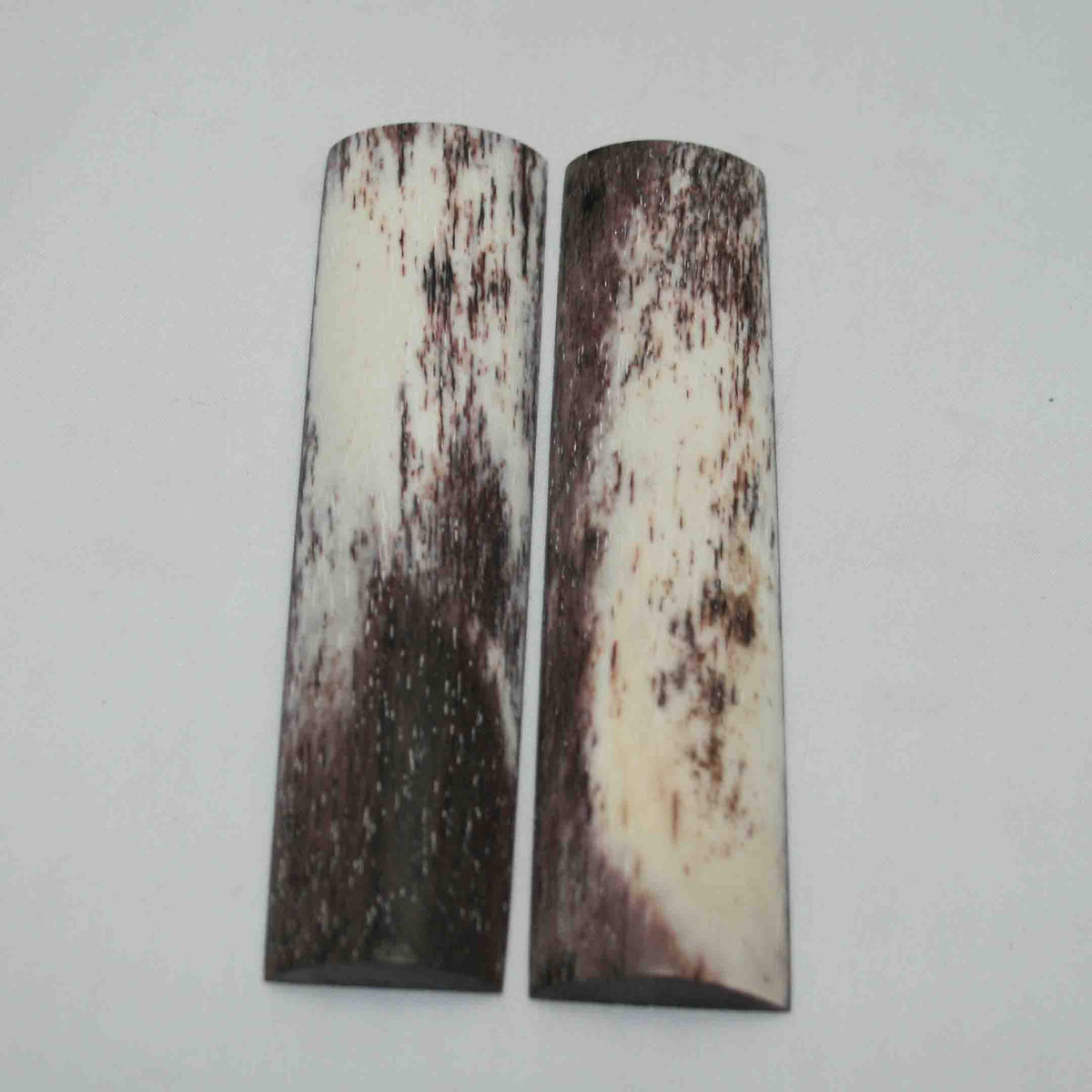 NB103MAN89 Giraffe Bone Scales