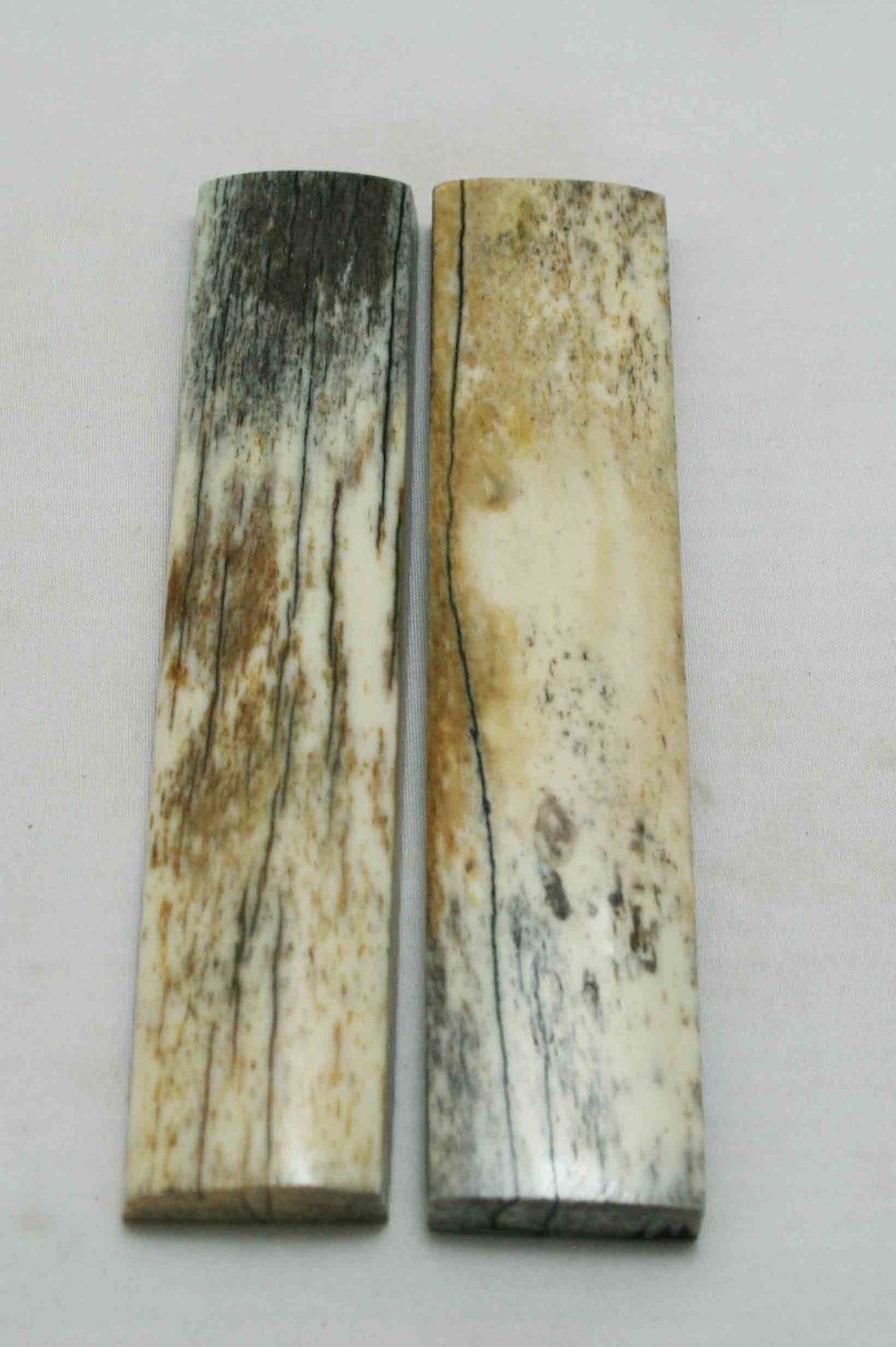 NB103MJ135 Giraffe Bone Scales