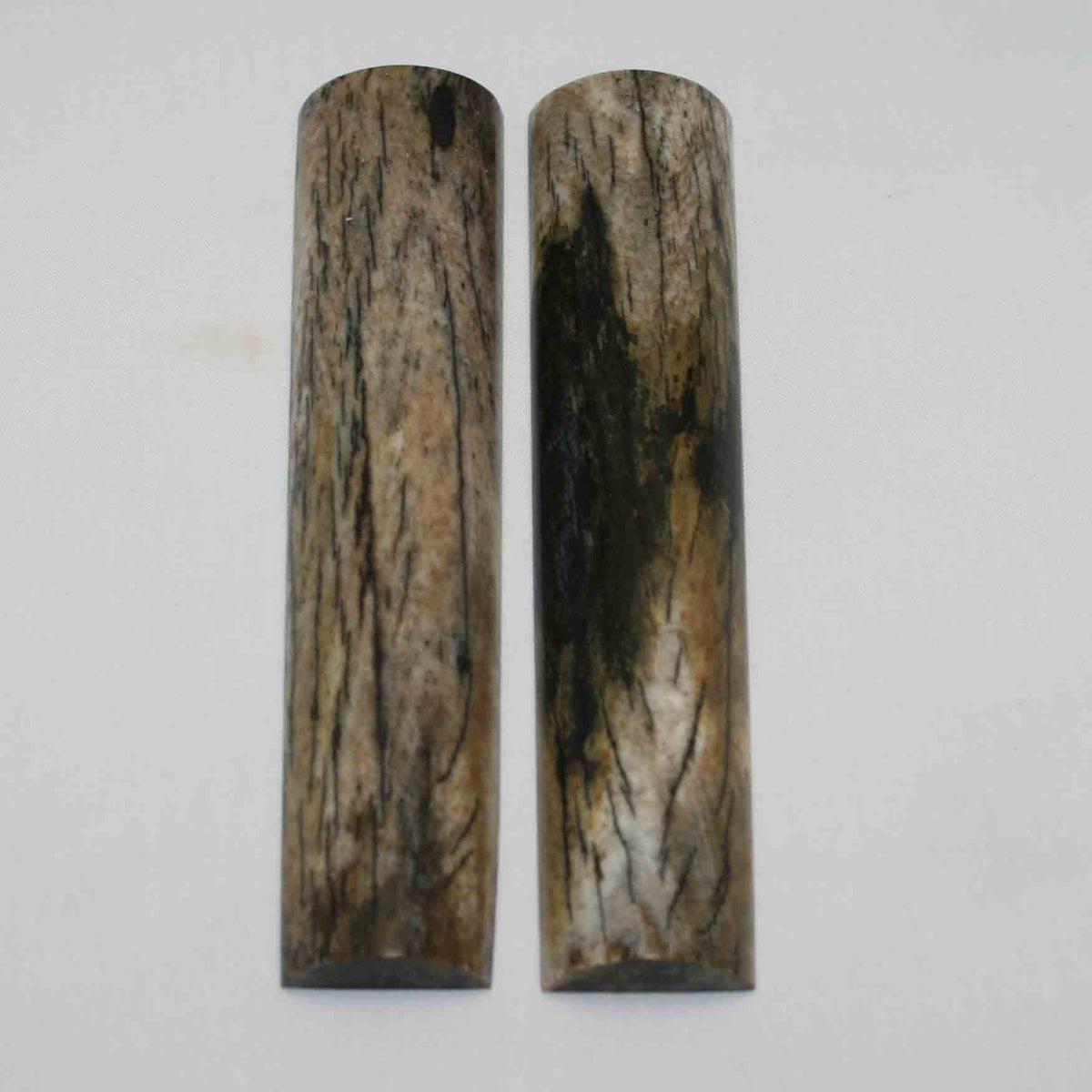 NB103MMA14 Giraffe Bone Scales