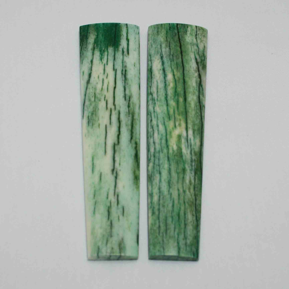 NB103MMA18 Giraffe Bone Scales