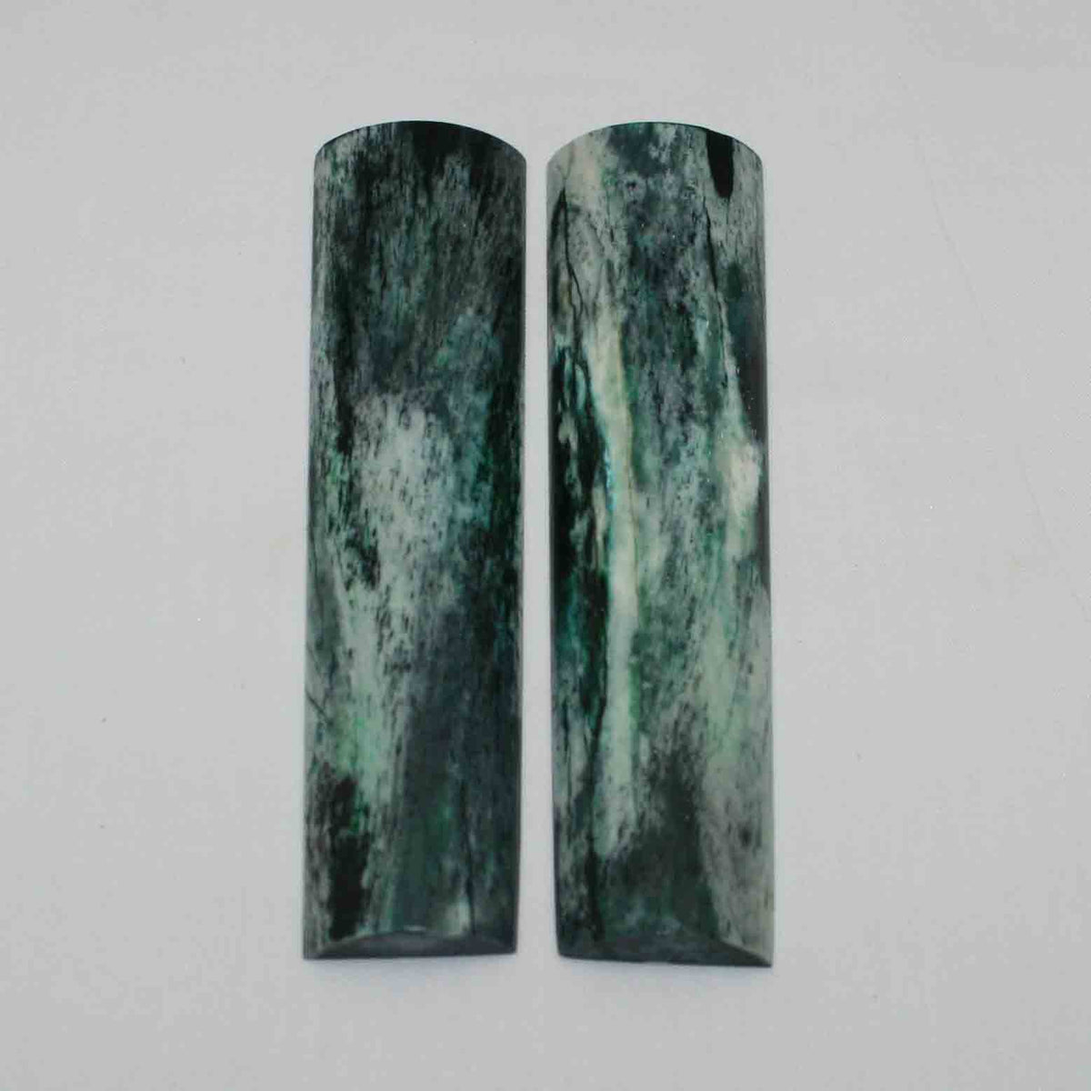 NB103MMA64 Giraffe Bone Scales