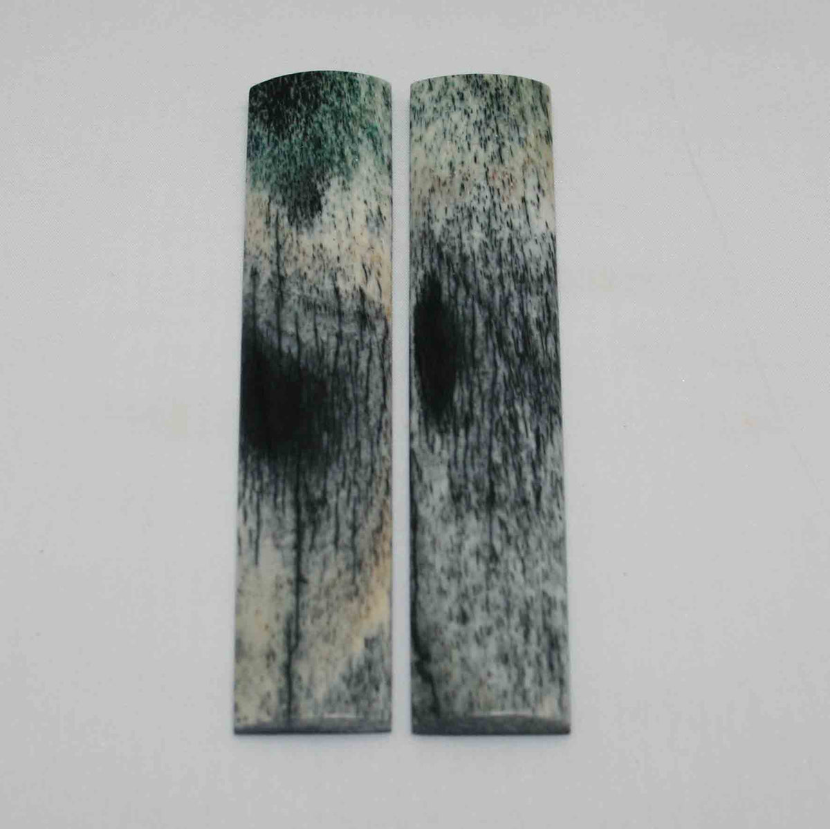 NB103MMA73 Giraffe Bone Scales