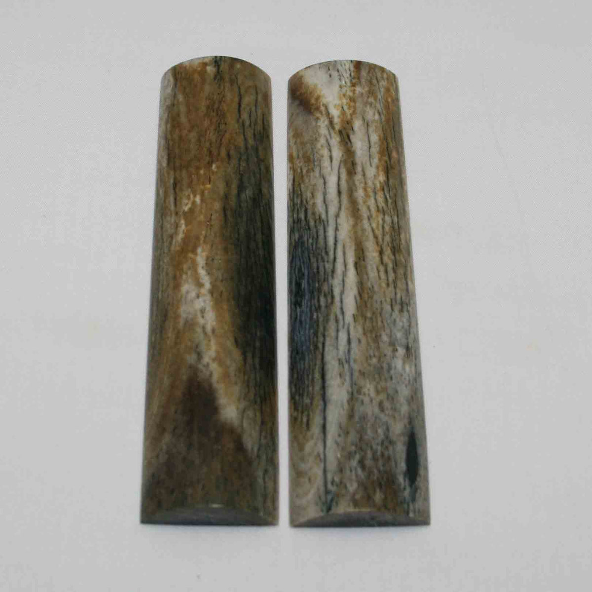 NB103MMA79 Giraffe Bone Scales