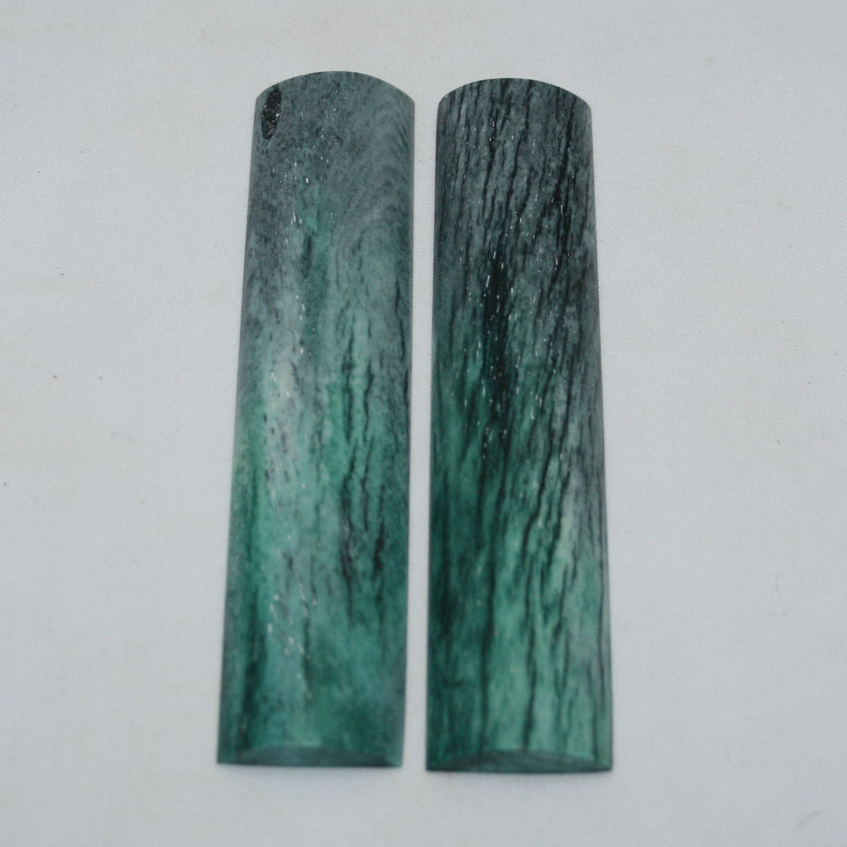 NB103NAM106 Giraffe Bone Scales