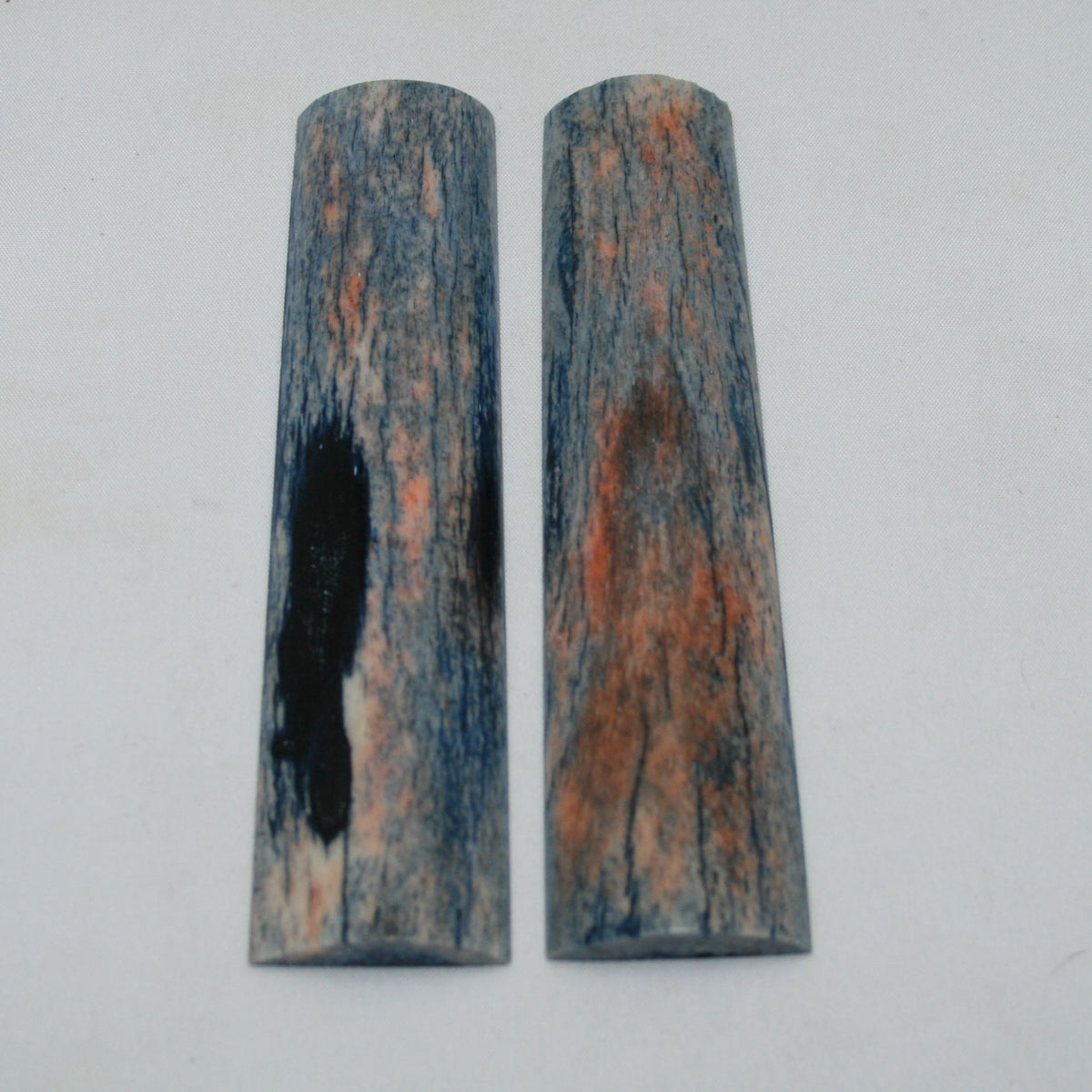 NB103NAM107 Giraffe Bone Scales