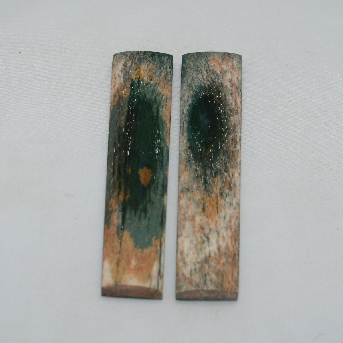 NB103NAM114 Giraffe Bone Scales