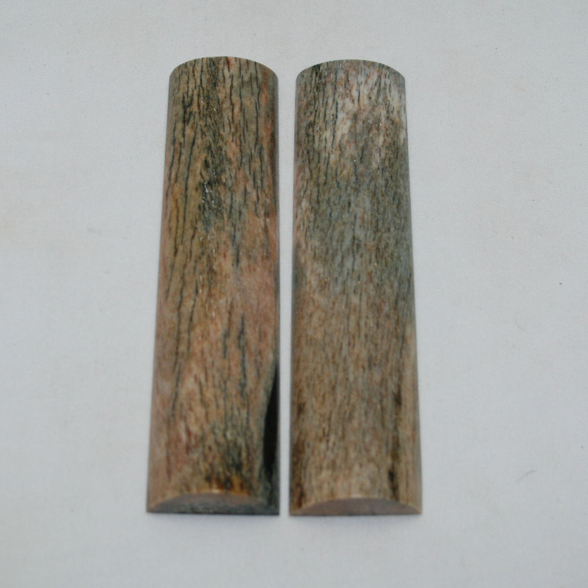 NB103NAM118 Giraffe Bone Scales