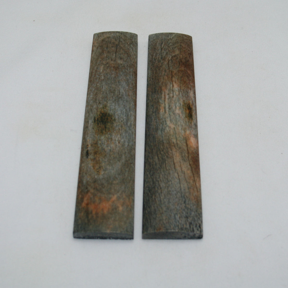 NB103NAM128 Giraffe Bone Scales