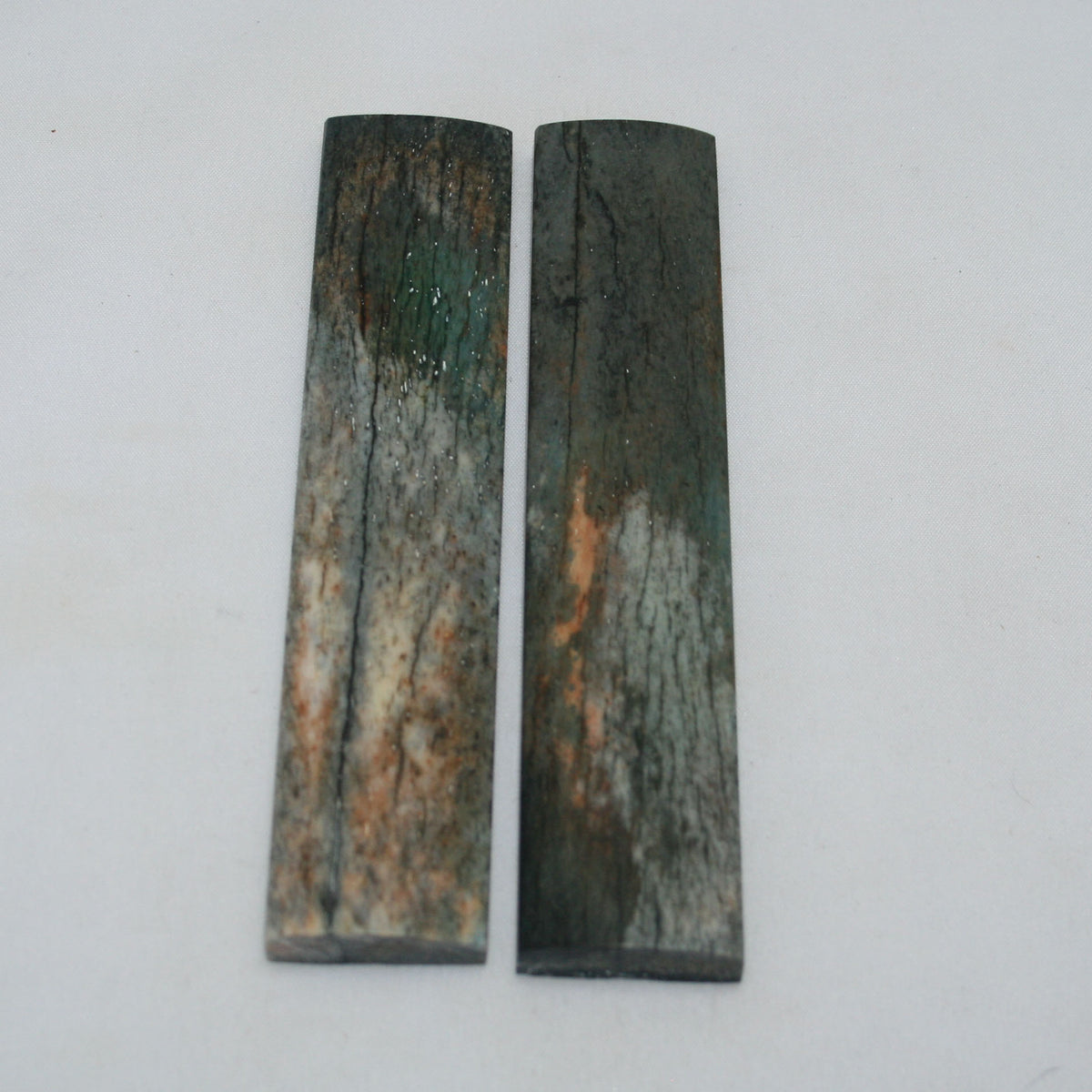 NB103NAM137 Giraffe Bone Scales