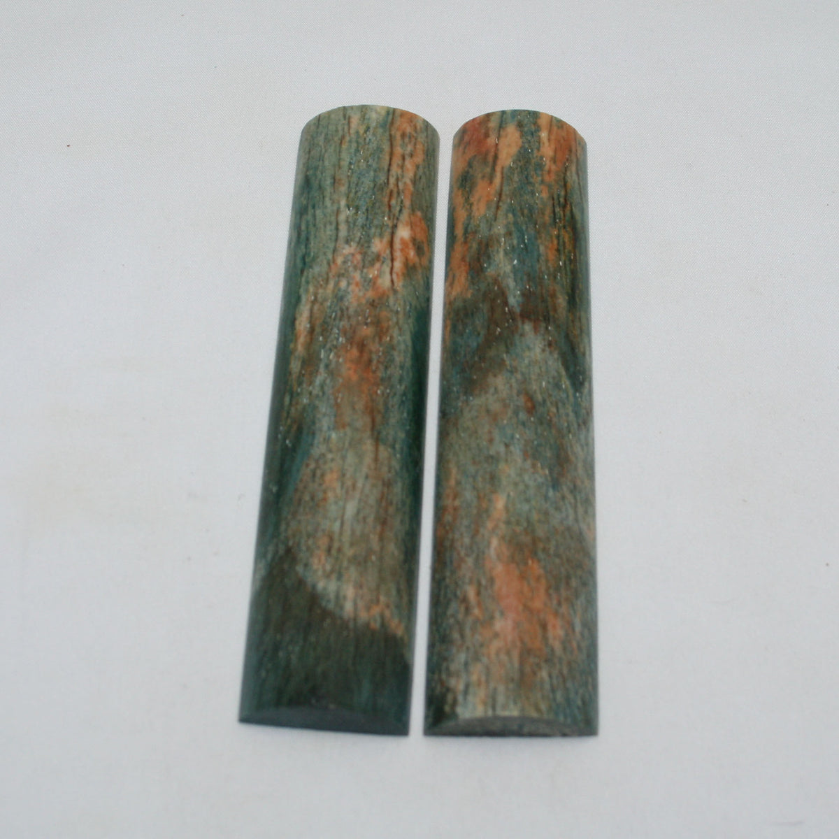 NB103NAM33 Giraffe Bone Scales