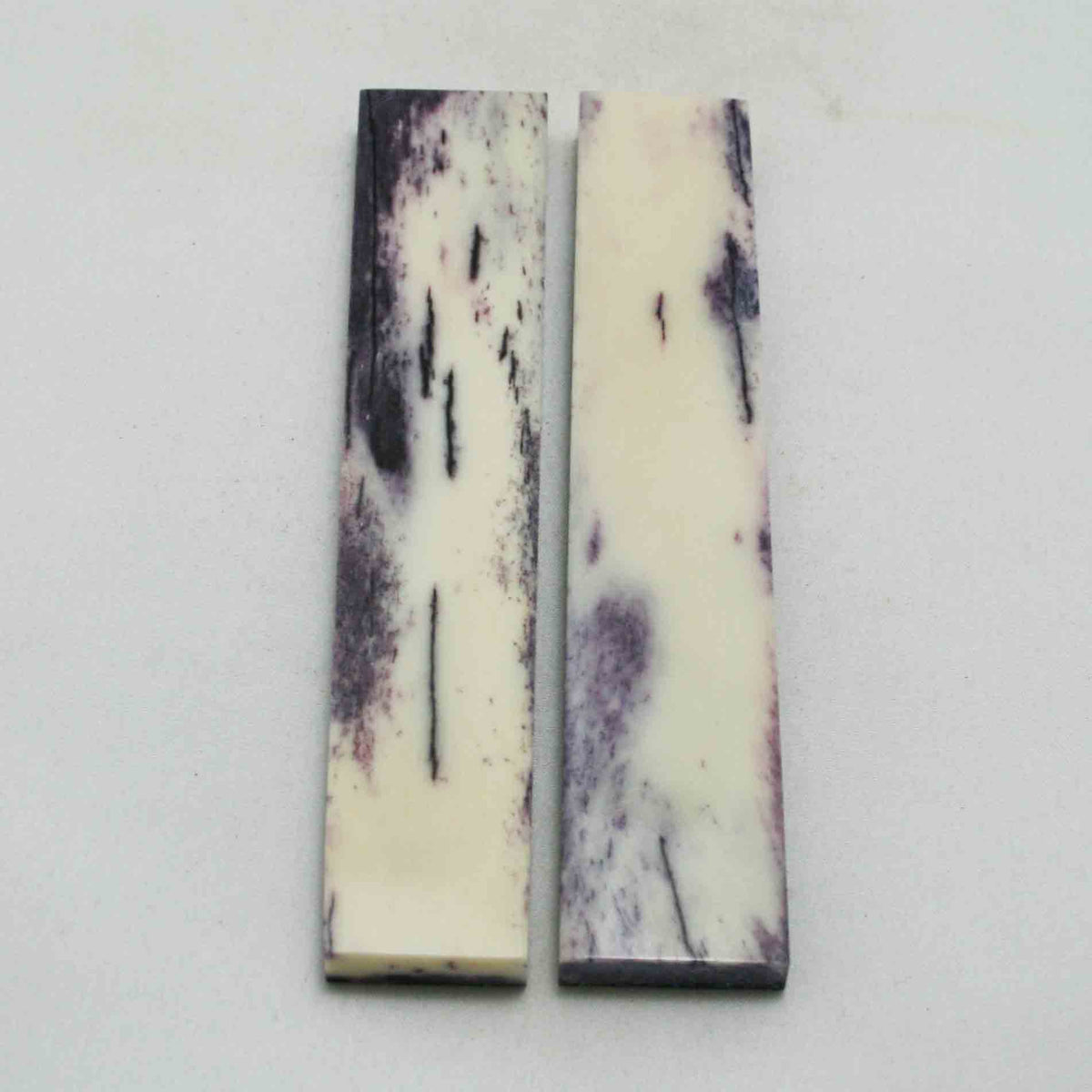 NB103NA111 Giraffe Bone Scales Size: 5.41" x 1.04" x 0.37" inch