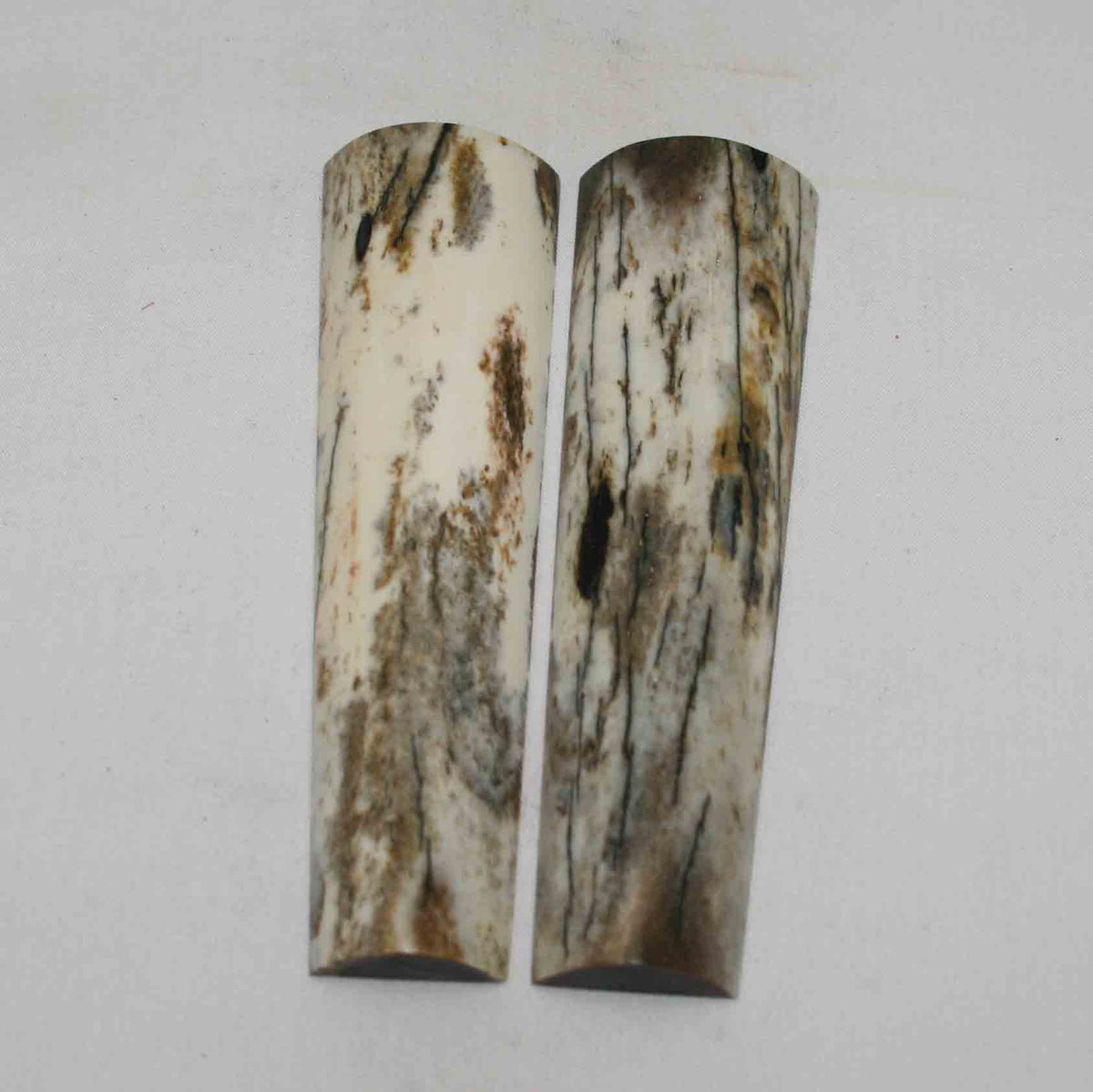 NB103NA202 Giraffe Bone Scales Size: 4.87" x 1.14" x 0.39" inch