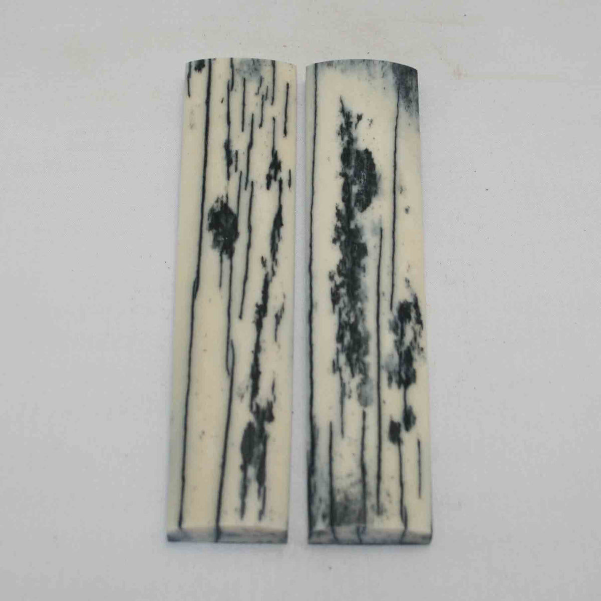 NB103NA77 Giraffe Bone Scales Size: 5.40" x 1.14" x 0.38" inch