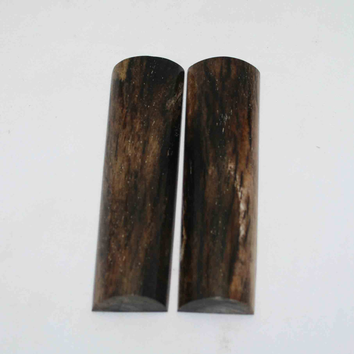 NB104GS112 Giraffe Bone Scales