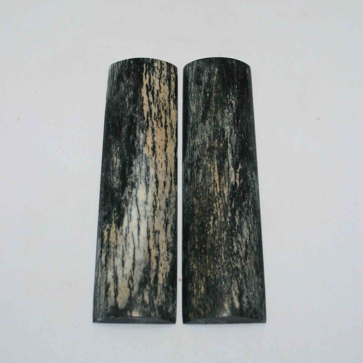 NB104GS113 Giraffe Bone Scales