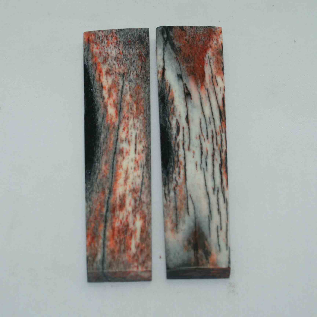 NB104GS136 Giraffe Bone Scales