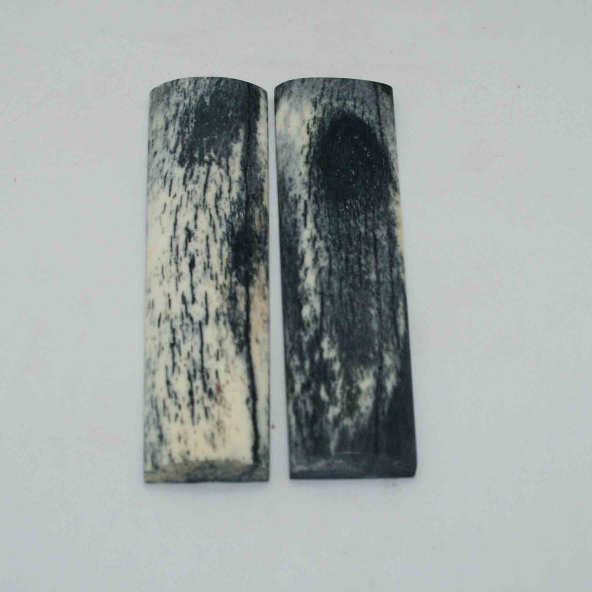 NB104GS137 Giraffe Bone Scales