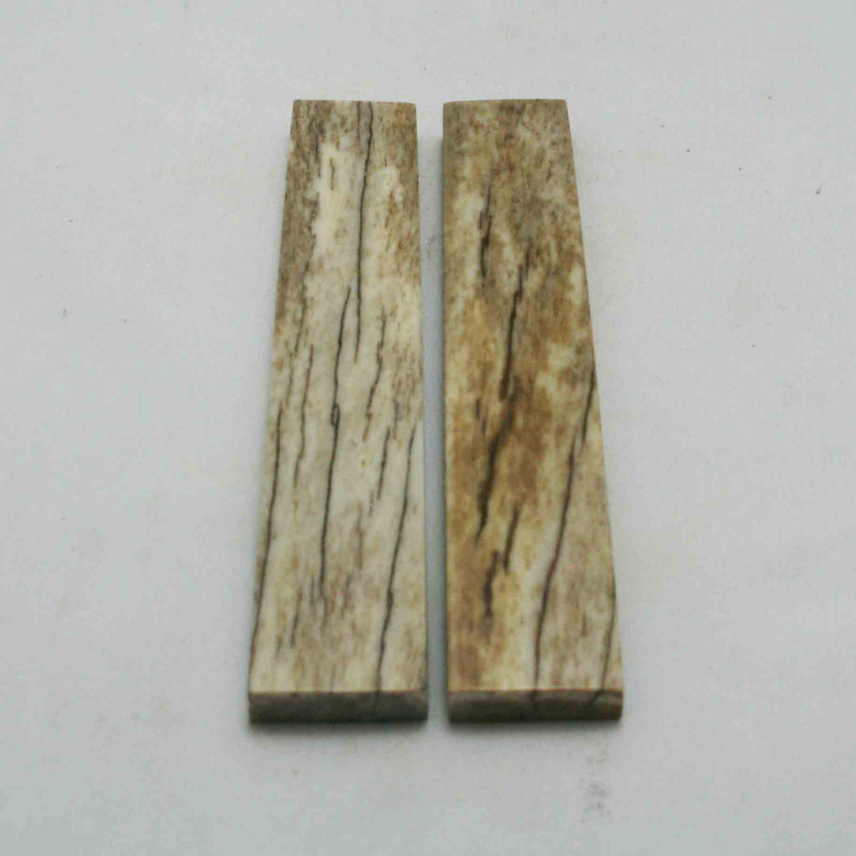 NB104GS163 Giraffe Bone Scales