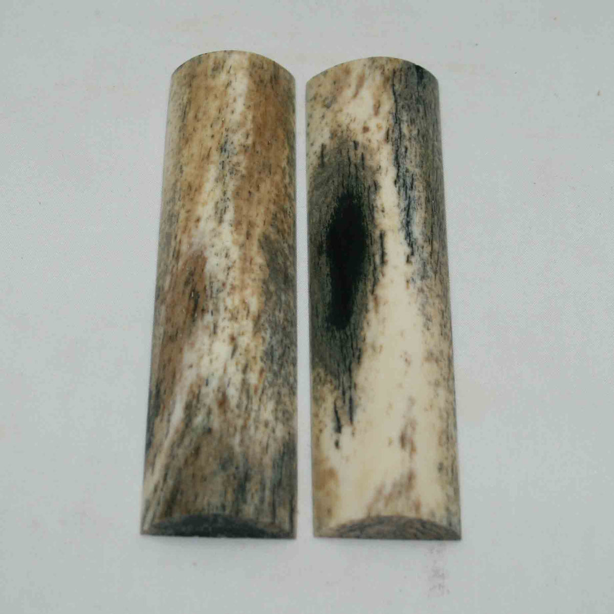 NB104GS183 Giraffe Bone Scales