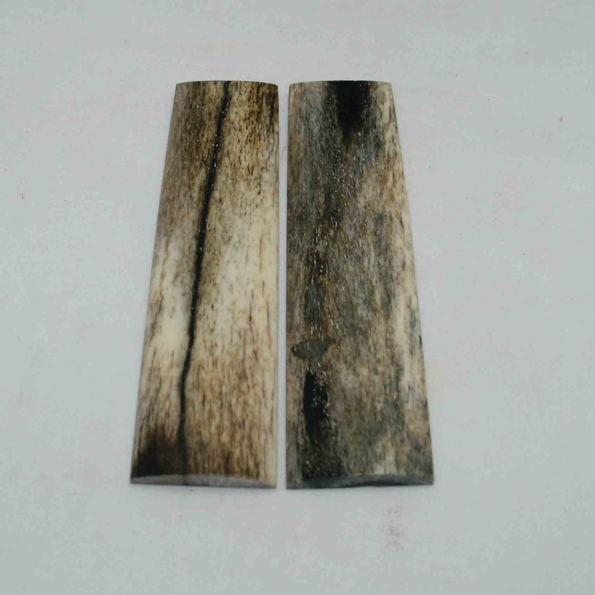 NB104GS195 Giraffe Bone Scales