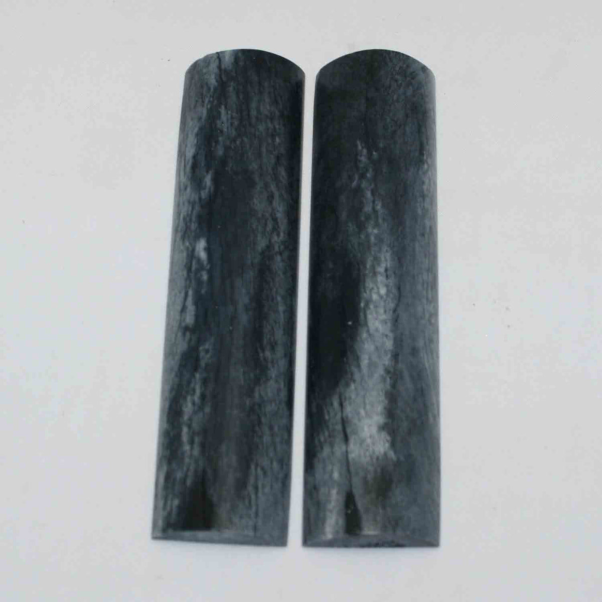 NB104GS213 Giraffe Bone Scales