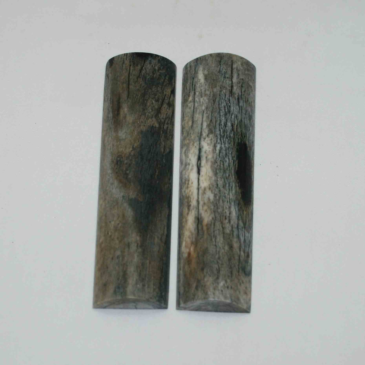 NB104GS214 Giraffe Bone Scales