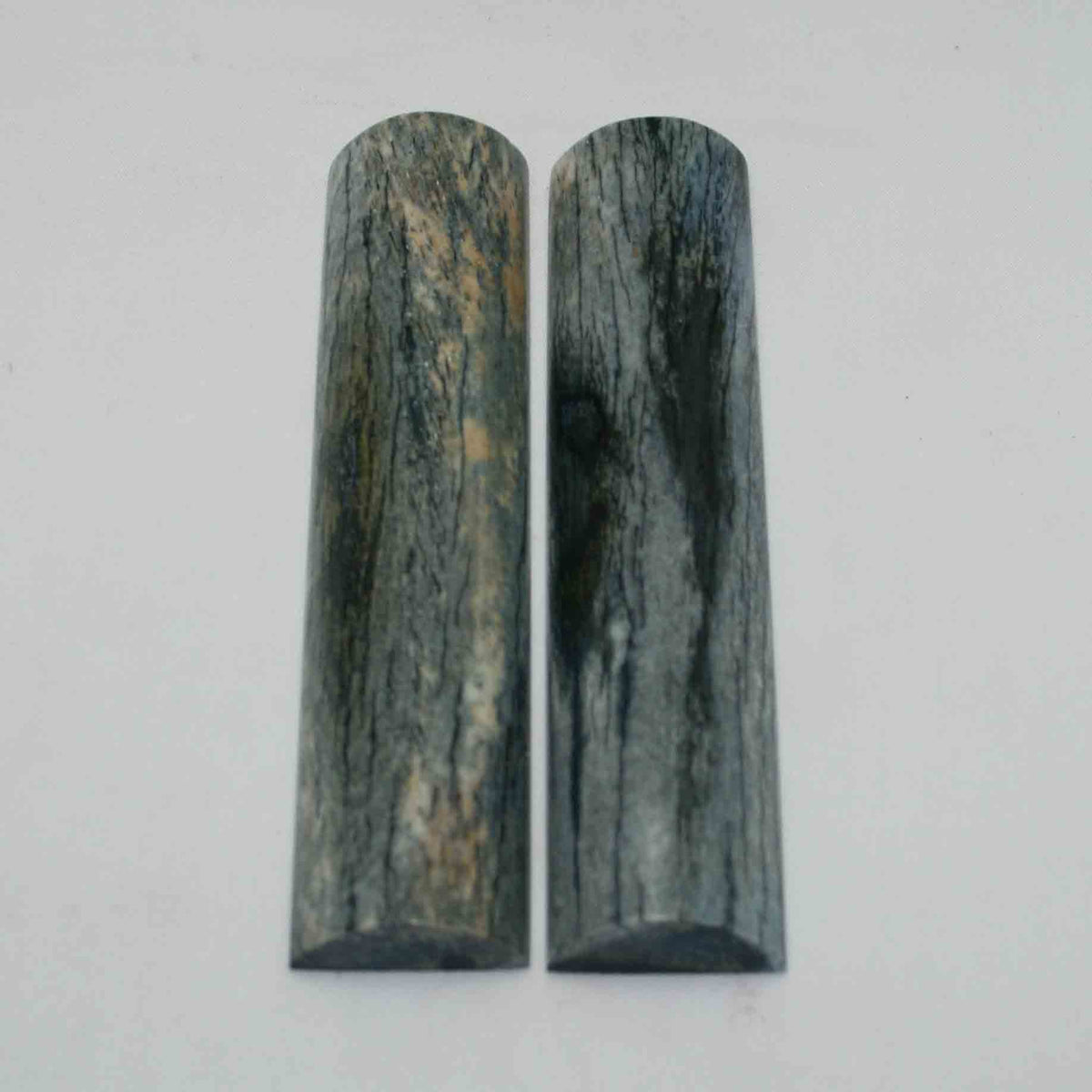 NB104GS40 Giraffe Bone Scales