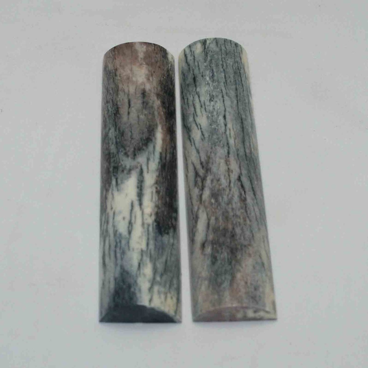 NB104GS50 Giraffe Bone Scales