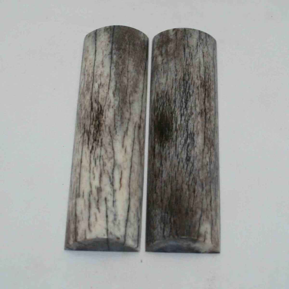 NB104GS64 Giraffe Bone Scales