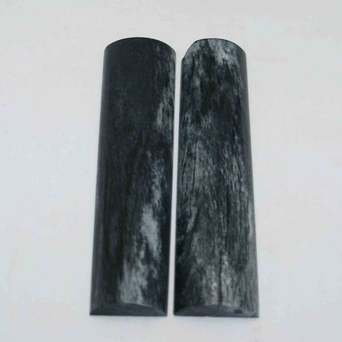 NB104GS74 Giraffe Bone Scales