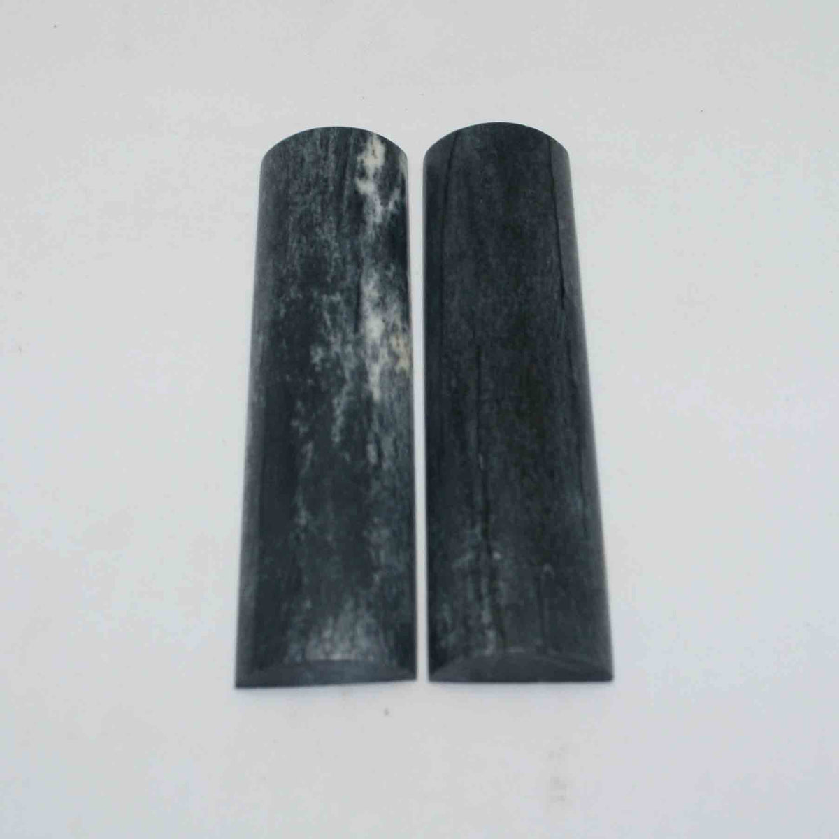 NB104GS86 Giraffe Bone Scales