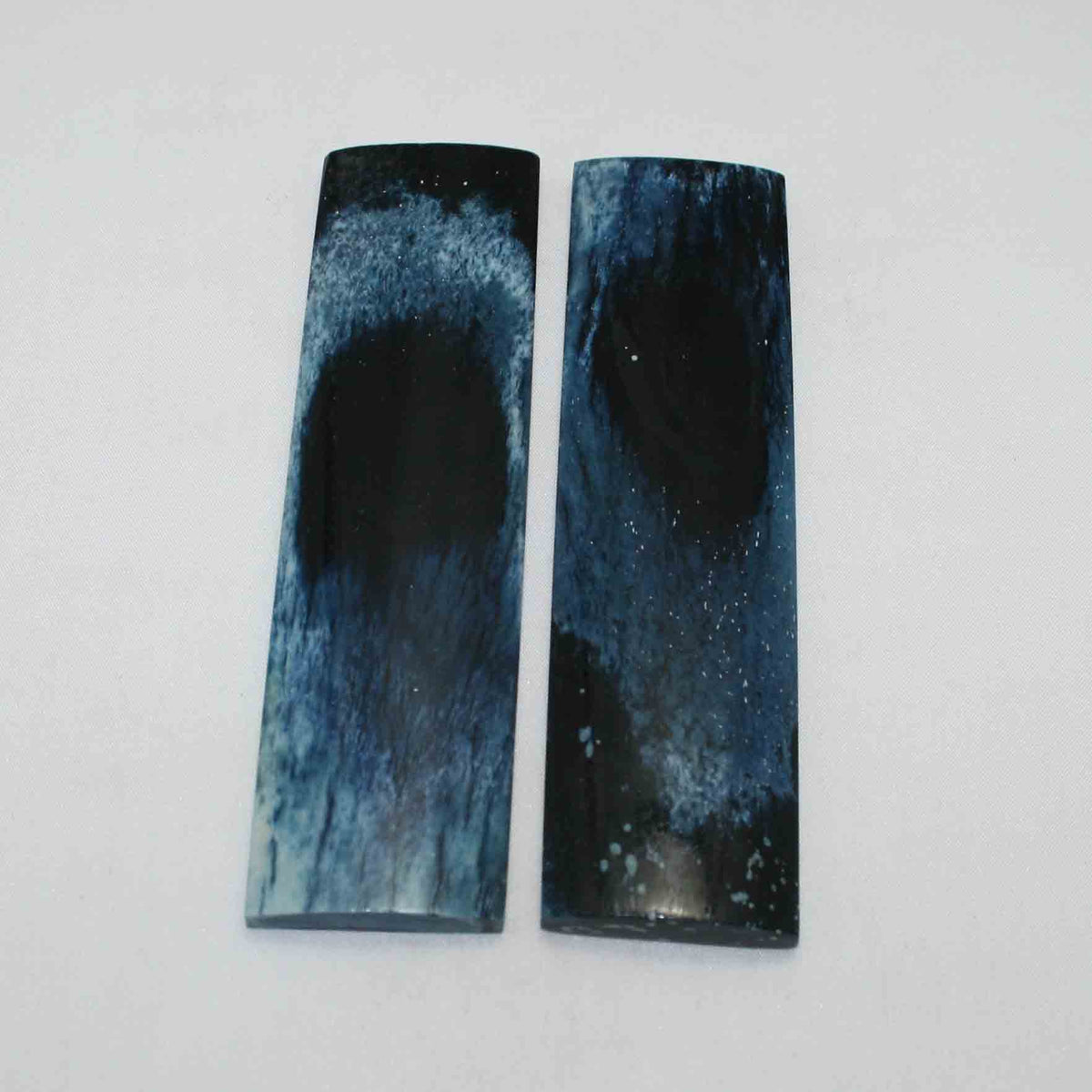 NB104JS102 Giraffe Bone Scales